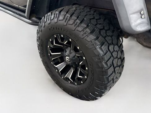Used 2017 Jeep Wrangler Unlimited Sahara AWD/4WD image 28