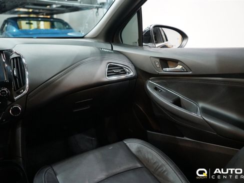 Used 2017 Chevrolet Cruze Premier image 18