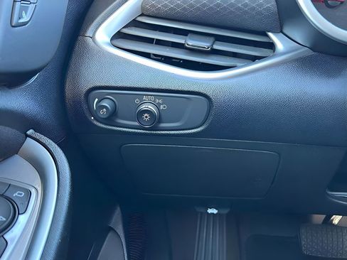 Used 2024 Chevrolet Malibu LT image 21