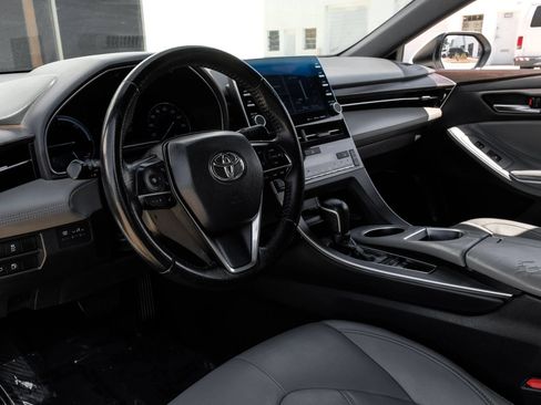 Used 2021 Toyota Avalon XLE w/ Moonroof Package FWD image 4