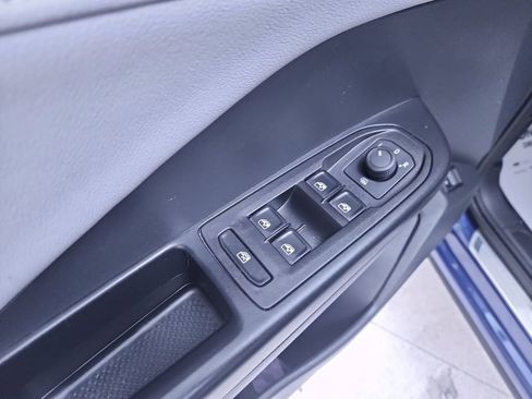 Used 2024 Volkswagen Taos SE AWD/4WD image 13