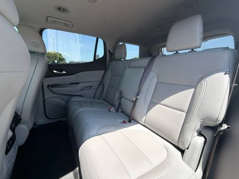 Used 2019 GMC Acadia SLT AWD/4WD image 13