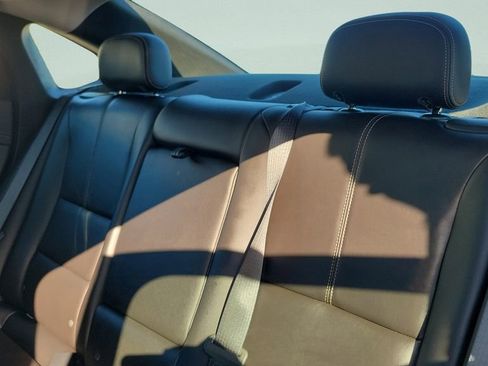 Used 2018 Chevrolet Impala LT w/ Sunroof and Spoiler Package image 13