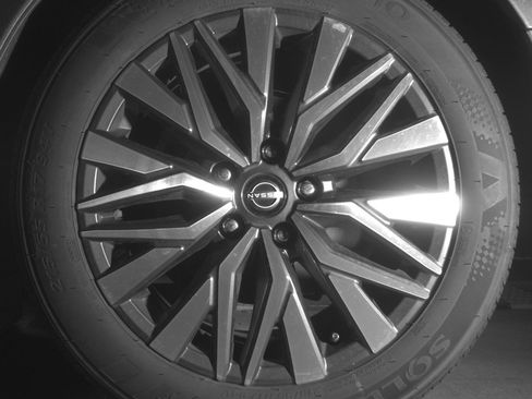 Used 2025 Nissan Altima 2.5 SV image 14