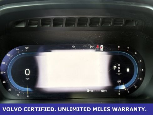 Certified 2024 Volvo XC90 B6 Ultimate w/ Lounge Package image 16