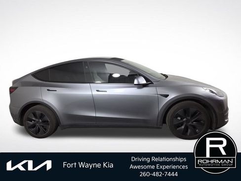 Used 2025 Tesla Model Y Long Range AWD/4WD image 6