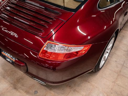 Used 2005 Porsche 911 Carrera RWD image 35