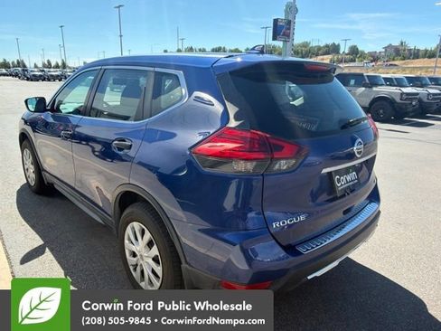 Used 2017 Nissan Rogue S AWD/4WD image 5