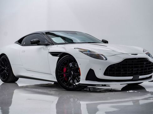 Used 2024 Aston Martin DB12 Coupe RWD image 1