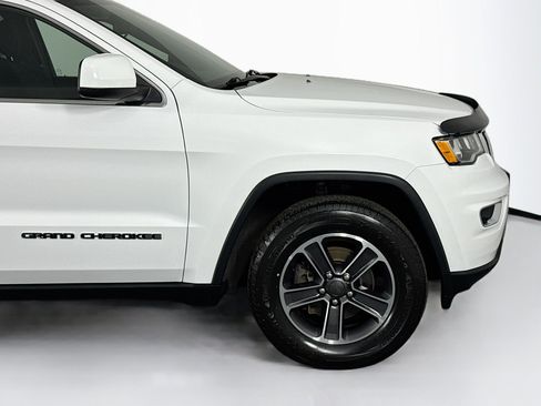 Used 2018 Jeep Grand Cherokee Laredo AWD/4WD image 40
