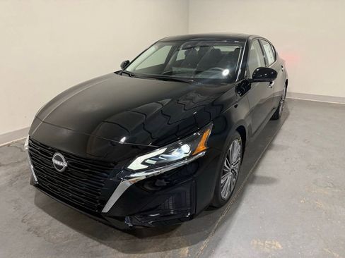 New 2025 Nissan Altima 2.5 SL image 3