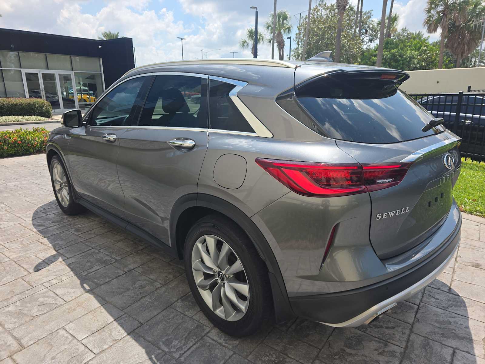 Used 2022 INFINITI QX50 Luxe FWD image 6