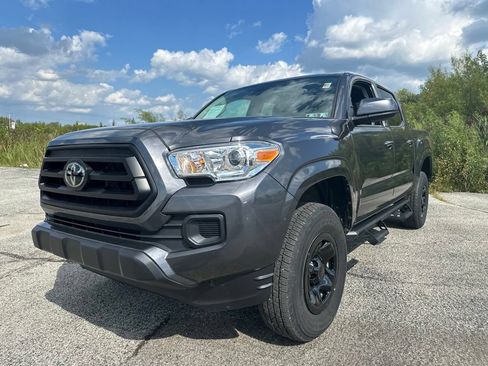Used 2023 Toyota Tacoma SR AWD/4WD image 7