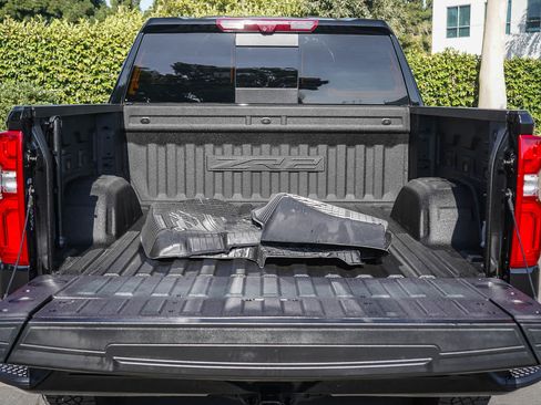Used 2024 Chevrolet Silverado 1500 ZR2 w/ Technology Package AWD/4WD image 27