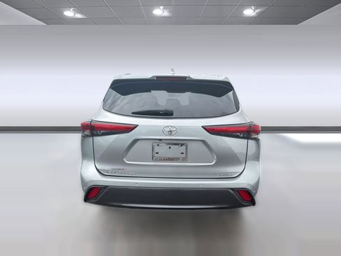 Used 2023 Toyota Highlander Limited FWD image 10