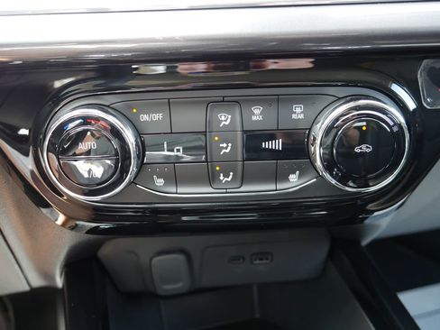 New 2026 Chevrolet Trax ACTIV FWD image 17