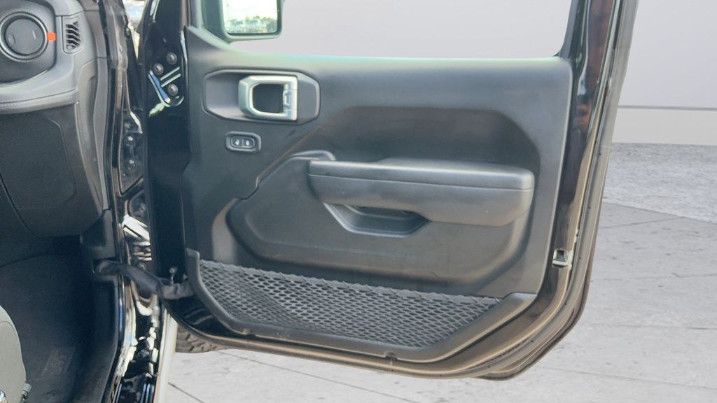 Used 2026 Jeep Gladiator Mojave AWD/4WD image 23