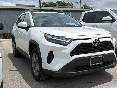 Used 2024 Toyota RAV4 XLE FWD image 3