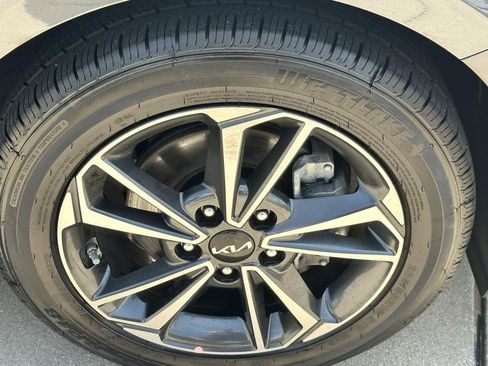 Used 2024 Kia Forte LXS image 16