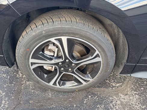 Certified 2022 Ford Edge ST image 38