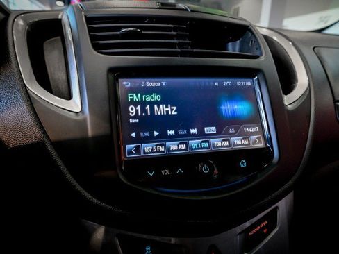 Used 2015 Chevrolet Trax LT w/ LT Sun and Sound Package AWD/4WD image 34