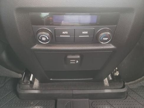 Used 2020 Chevrolet Traverse LT AWD/4WD image 14