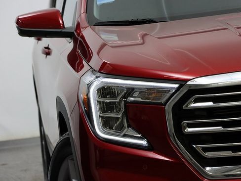 Certified 2024 GMC Terrain SLT w/ Tech Package image 5