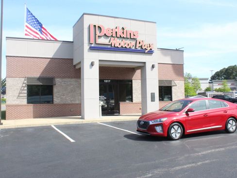 Used 2022 Hyundai Ioniq SE FWD image 36