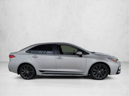 Used 2026 Toyota Corolla SE FWD image 4
