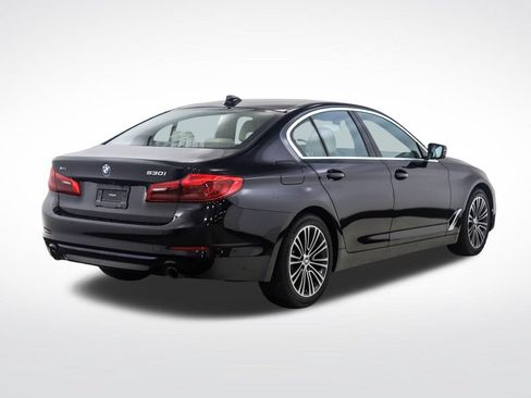 Used 2019 BMW 530i xDrive w/ Convenience Package AWD/4WD image 4