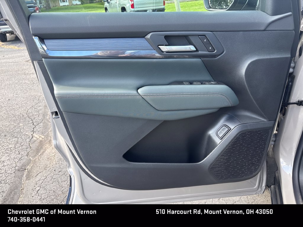 New 2027 GMC Terrain AT4 w/ Technology Package II AWD/4WD image 14