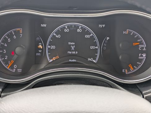 Used 2021 Jeep Grand Cherokee Limited AWD/4WD image 36