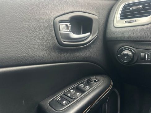 Used 2018 Jeep Compass Latitude w/ Popular Equipment Group image 18