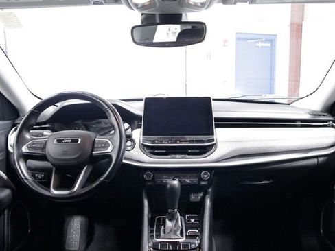 Used 2022 Jeep Compass Latitude image 19