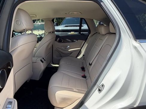 Used 2022 Mercedes-Benz GLC 300 4MATIC image 13