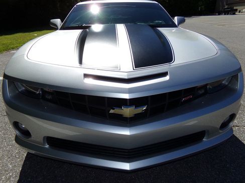 Used 2010 Chevrolet Camaro SS w/ RS Package RWD image 3