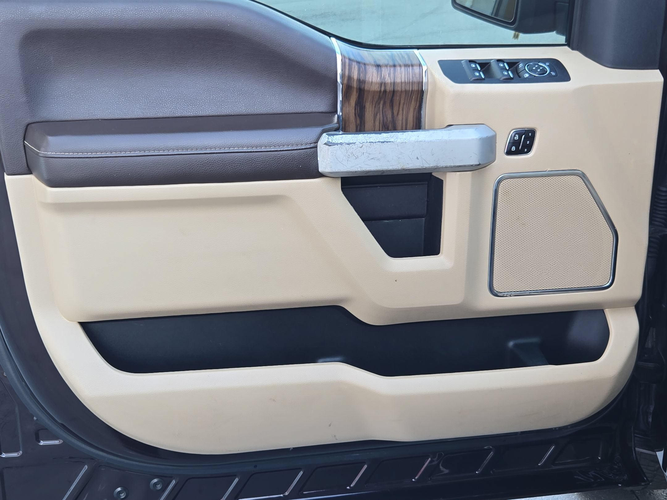 Used 2019 Ford F150 Lariat w/ Equipment Group 502A Luxury AWD/4WD image 20