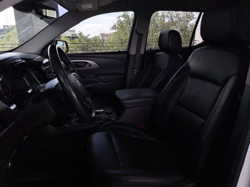 Used 2020 Chevrolet Traverse RS FWD image 16
