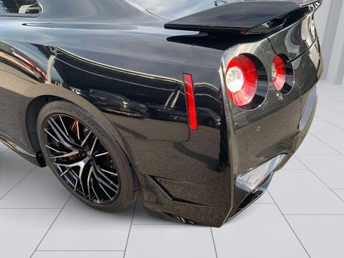 Used 2024 Nissan GT-R Premium w/ Floor Mat Package AWD/4WD image 14