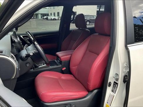 Used 2023 Lexus GX 460 Premium w/ Premium Package AWD/4WD image 7