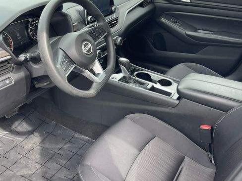 Used 2024 Nissan Altima 2.5 SV FWD image 7