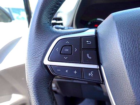 Certified 2025 Toyota Sienna XLE FWD image 13