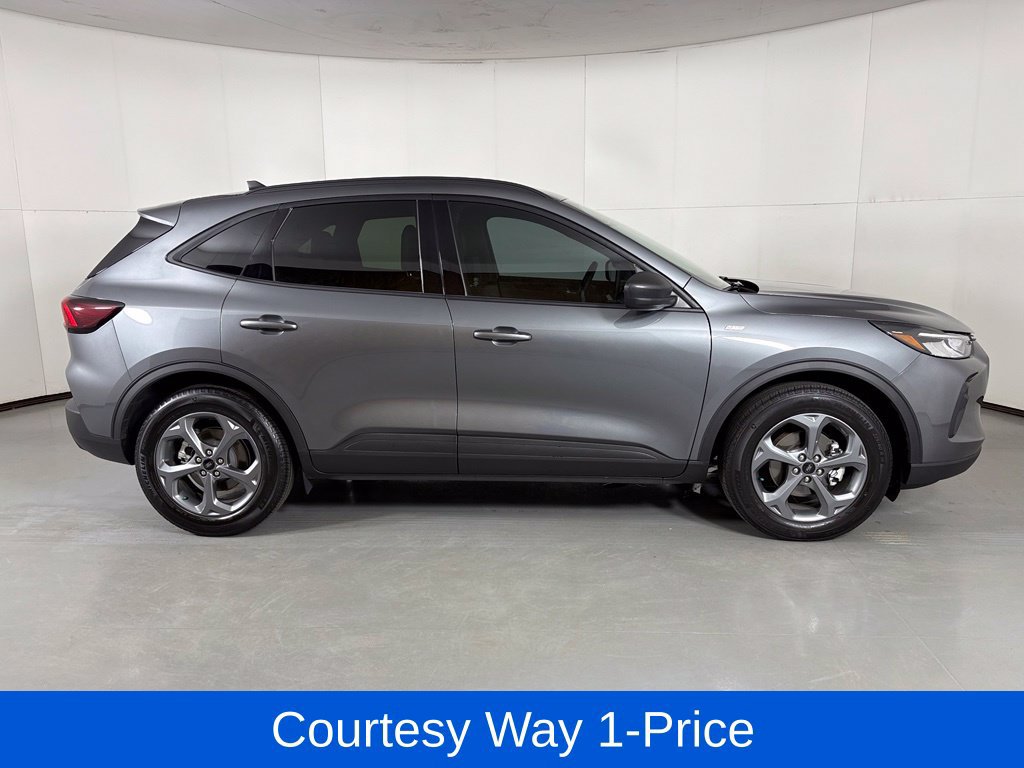 Used 2026 Ford Escape ST-Line w/ Tech Pack #1 FWD image 12