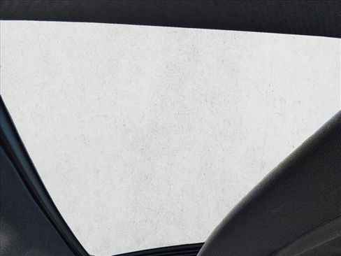 Used 2019 BMW X6 xDrive35i w/ M Sport Package image 16