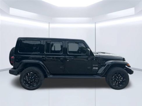 Used 2023 Jeep Wrangler Unlimited Sahara w/ Cold Weather Group AWD/4WD image 5
