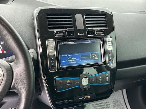 Used 2016 Nissan Leaf SL image 29