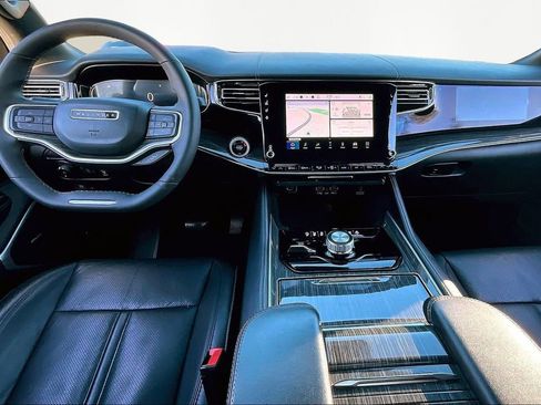 Used 2022 Jeep Wagoneer Series II image 7