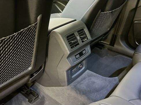 Used 2023 Audi Q5 2.0T Premium w/ Convenience Package AWD/4WD image 29