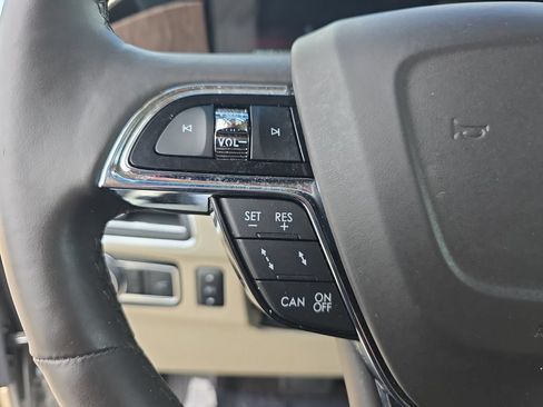 Certified 2021 Lincoln Navigator Reserve w/ Luxury Package AWD/4WD image 37