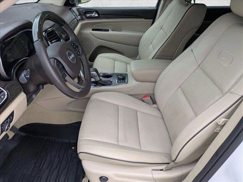 Used 2020 Jeep Grand Cherokee Overland AWD/4WD image 17